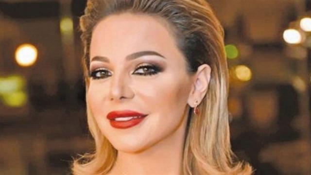 سوزان نجم الدين تتعرض لهجوم حاد بسبب صورتها بالكاش مايوه