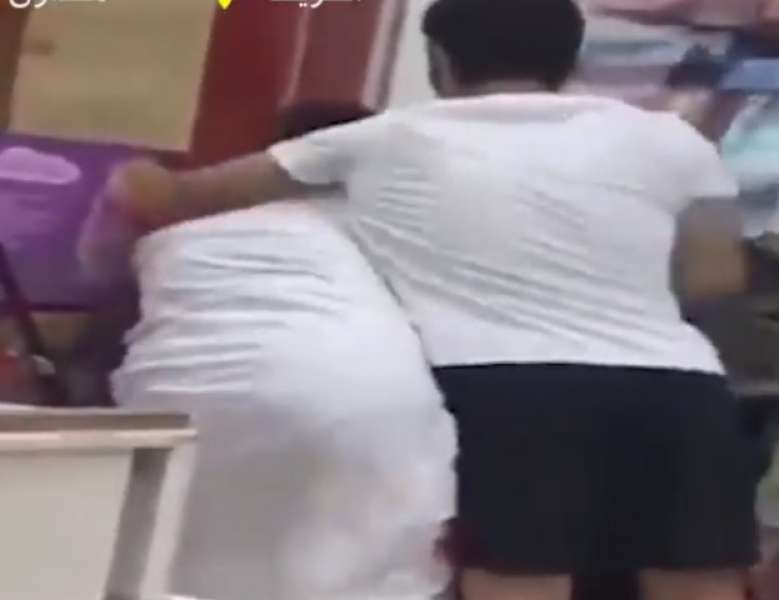 الاعتداء على شاب مصري في الكويت