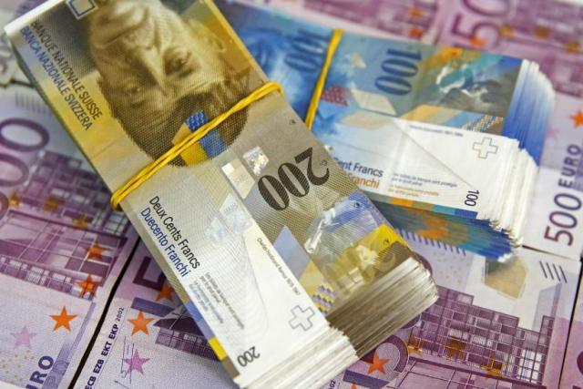 خبير اقتصادي يكشف: الفرنك السويسري أفضل العملات للاستثمار وحفظ الأموال