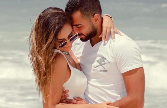 بعد حذف أغنية حفل زفافهما.. زوجة محمد الشرنوبي تنشر صورًا رومانسية مع زوجها