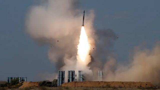 عاجل | أذربيجان تهدد بتدمير منظومة صواريخ ”إس-300” الأرمنية