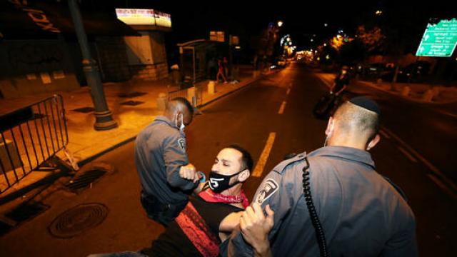 اعتقالات الشرطة الإسرائيلية في تل أبيب