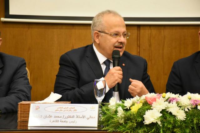 رئيس جامعة القاهرة يتفقد العيادات الطبية الجديدة بالمدينة الرياضية