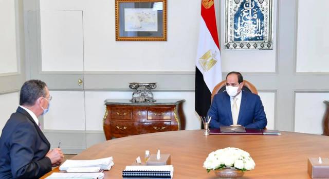 الرئيس ومستشار رئيس الجمهورية للشئون المالية