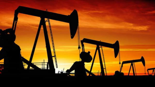 أسعار النفط تسجل مكاسب تتجاوز 9.5%