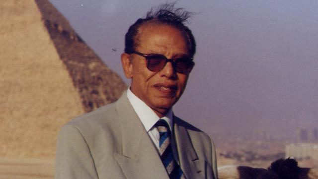 الكاتب مصطفى محمود