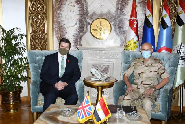 الفريق محمد فريد يلتقي وزير الدولة للقوات المسلحة البريطانية