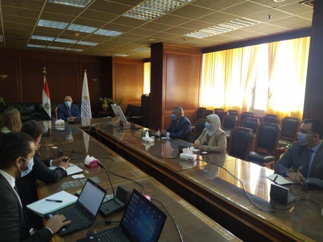وزير الري يستقبل ممثلى بنك الإعمار الأوروبي