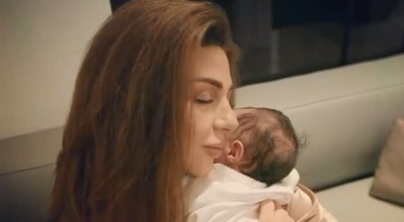 أول ظهور لـ ميريام فارس مع مولودها الثاني (فيديو)