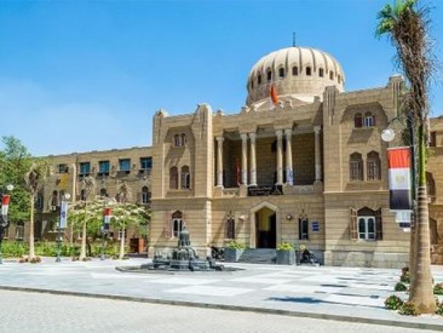 رئيس جامعة عين شمس يصدر قرارًا بضم مركز جديد لكلية الآثار