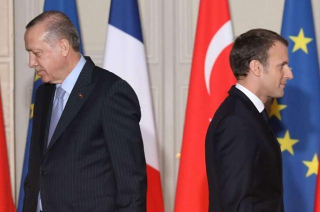 أردوغان يناقض نفسه في الأزمة مع فرنسا.. ويدعي الدفاع عن الإسلام