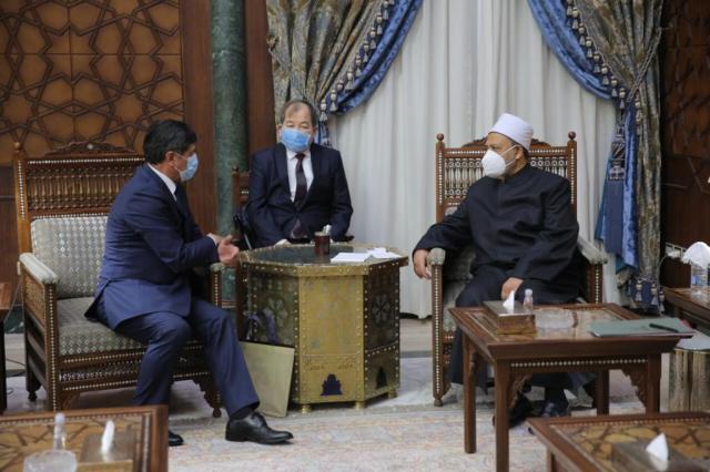 الإمام الأكبر لـ”سفير أوزباكستان”: نخطط لإنشاء مركز البخاري لإحياء تراث المسلمين