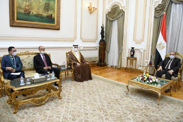 وزير الإنتاج الحربي يستقبل السفير البحريني بمصر 