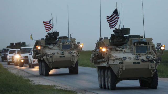 الجيش الأمريكي يبدأ في سحب قواته من شرق سوريا نحو العراق