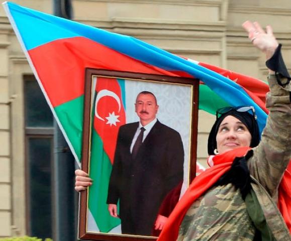 بعد طرد الأرمينيين.. الرئيس الأذربيجاني وزوجته في زيارة لكاراباخ