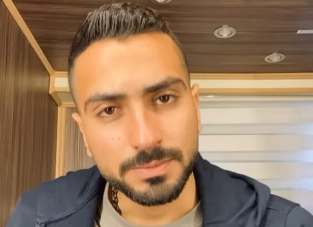 انت مركب فيديو.. محمد الشرنوبي يقبل تحدي كريم فهمي
