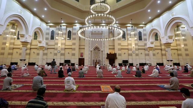 المساجد في الإمارات 