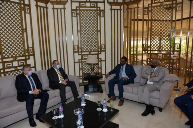 محمد منار يناقش ملفات التعاون مع وزير النقل السوداني