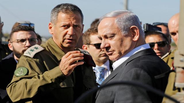 رئيس أركان قوات الاحتلال الإسرائيلي مع نتنياهو