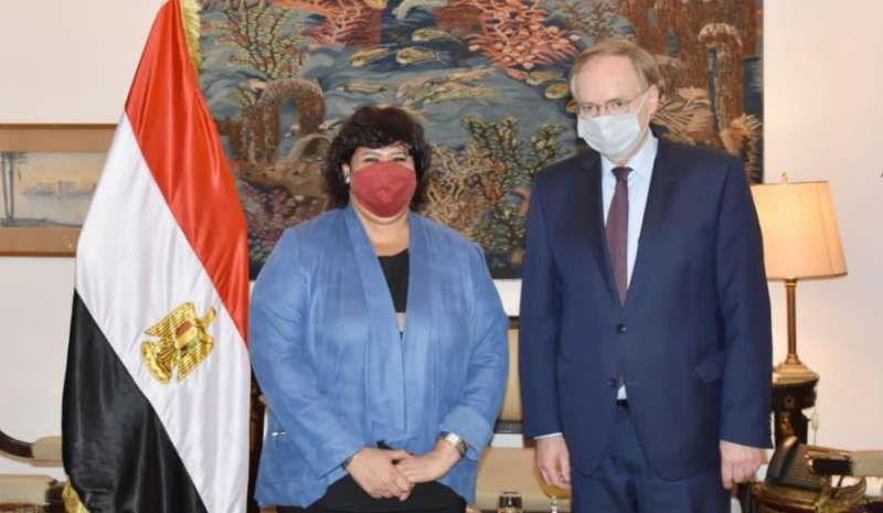وزيرة الثقافة تستقبل رئيس وفد الاتحاد الأوروبي بمصر لتعزيز التعاون الفني (صور)