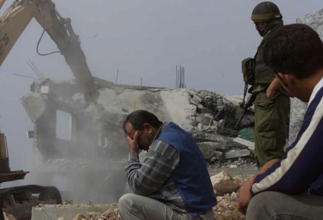 تدمير لاحتلال الإسرائايلي لبيوت الفلسطينيين