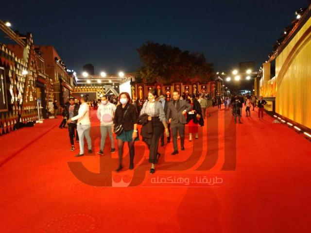 مهرجان القاهرة السينمائي.. ”بشرى وفراس سعيد” يتألقان على السجادة الحمراء
