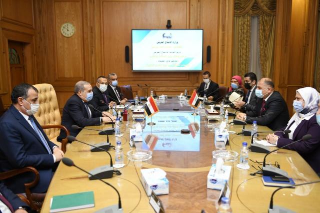 اجتماع وزير الانتاج الحربي مع الجانب العراقي