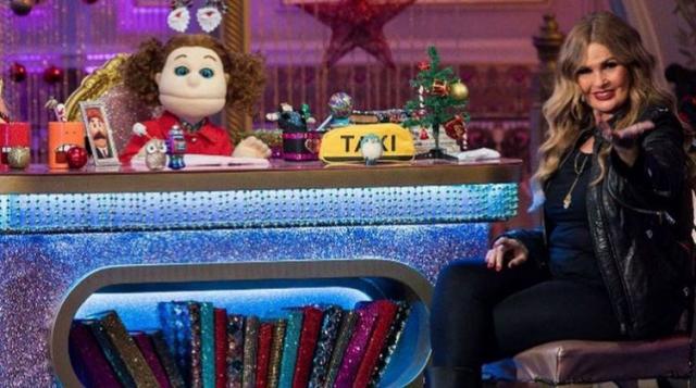 يسرا تتصدر الترند بأغنية شعبية مع أبلة فاهيتا (فيديو)
