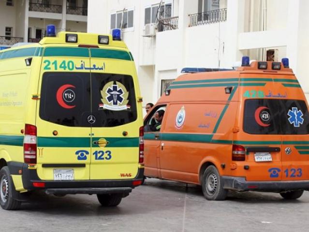 إصابة 7 أشخاص وتحطم 3 سيارات بطريق الإسماعيلية .. ومصدر أمني : الشبورة السبب
