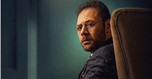 محمد علي رزق يشوق جمهوره بالبوستر الرسمي لفيلم ”في عز الضهر”