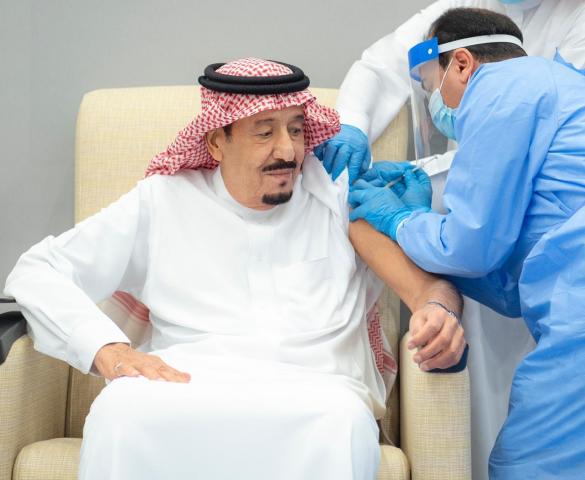 الملك سلمان يتلقى لقاح كورونا