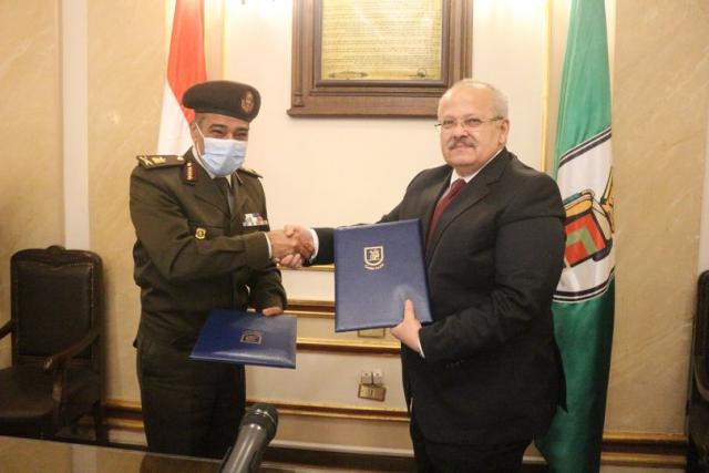 عاجل | القوات المسلحة توقع بروتوكول تعاون مع جامعة القاهرة