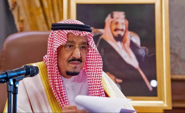 الملك سلمان بن عبدالعزيز يصدر عدة أوامر ملكية تشمل إقالة محافظ البنك المركزي