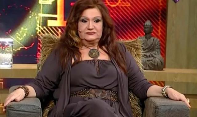 ميمي جمال تعلن اعتزالها الفن: ”عاوزة أشوف نفسي شوية”.. فيديو