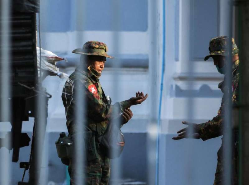 بعد الانقلاب العسكري.. جيش ميانمار يشن حملة اعتقالات واسعة في البلاد