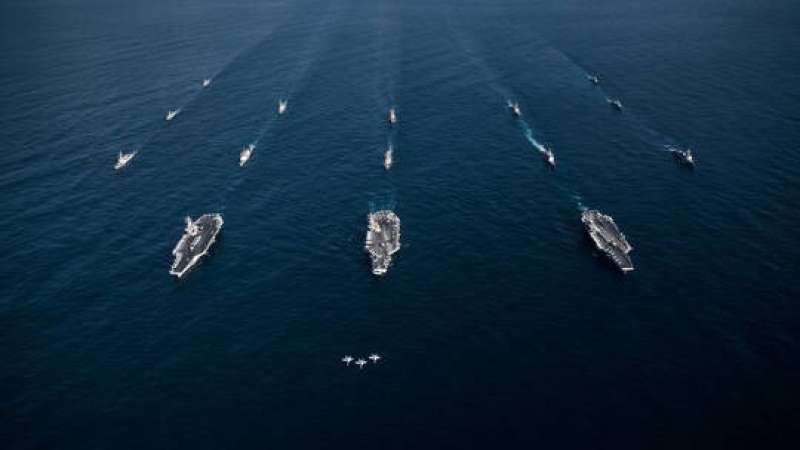البحرية الأمريكية تنفذ تدريبات عسكرية مزدوجة في بحر الصين الجنوبي