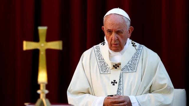 ”بعد الهجوم الصاروخي”.. بابا الفاتيكان يكشف قراره النهائي من زيارة العراق