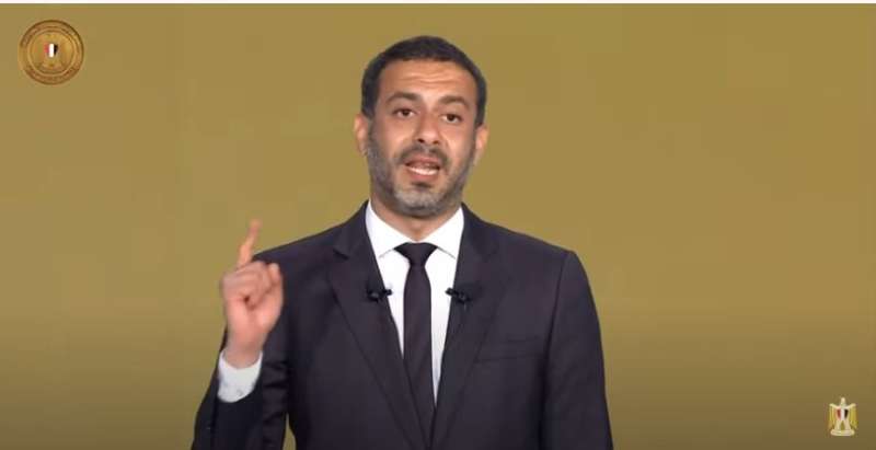 محمد فراج يشارك في الندوة التثقيفية للقوات المسلحة.. ومدحت صالح يغني للشهيد (فيديو)