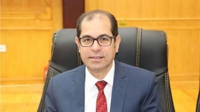 د. يوسف عامر رئيس اللجنة الدينية بمجلس الشيوخ