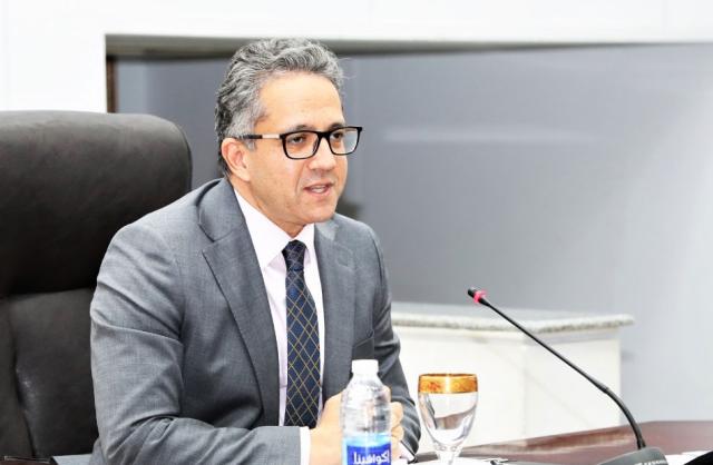 الدكتور خالد العناني وزير للسياحة والآثار 