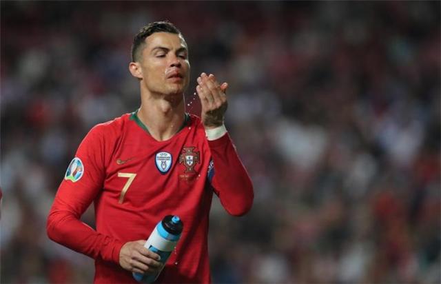 كريستيانو رونالدو على رأس قائمة البرتغال في تصفيات كأس العالم