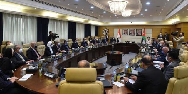رئيس الوزراء خلال زيارته بالأردن
