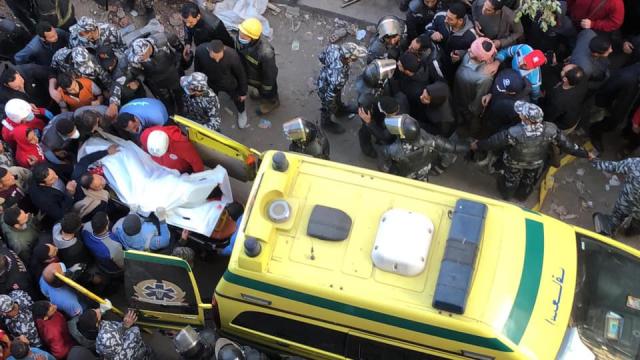 جثة من تحت العقار المنهار