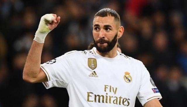 نجم فرنسا السابق: كريم بنزيما لاعب متكامل