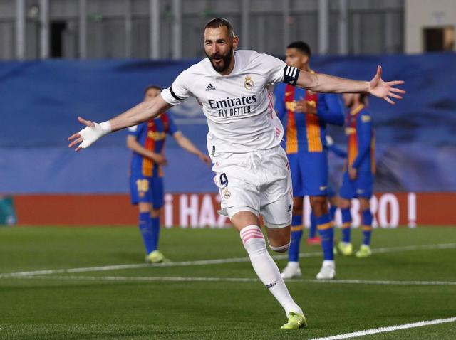 تقارير: كريم بنزيما قريب من تمديد عقده مع ريال مدريد