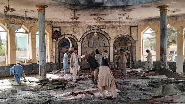 تفجير مسجد أثناء صلاة الجمعة في أفغانستان
