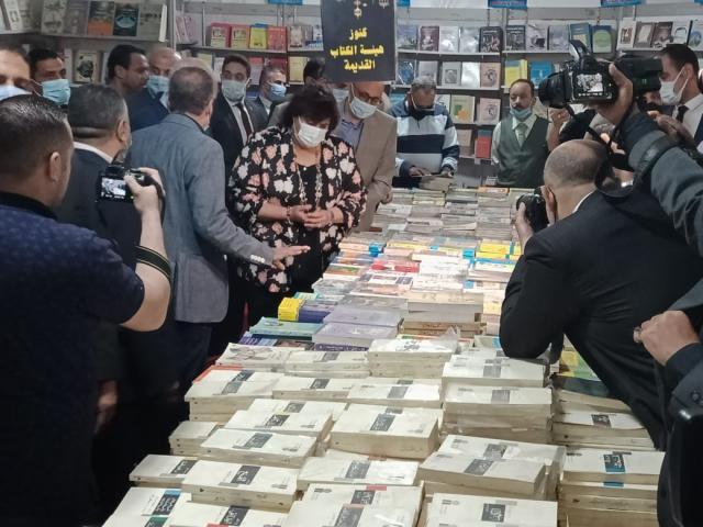 وزيرة الثقافة في معرض فيصل للكتاب