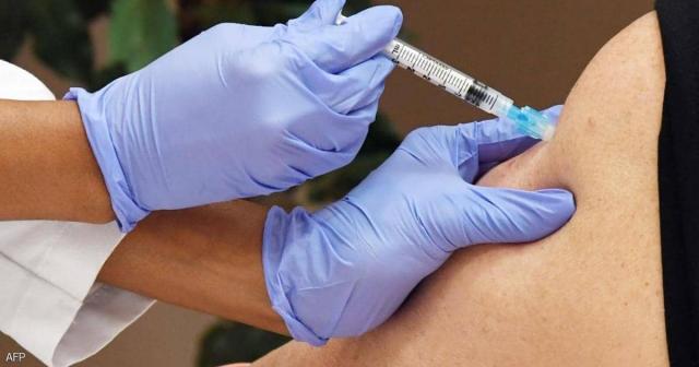 ذراع كوفيد.. كيف يمكن التغلب على العرض الأكثر شيوعا وألما للقاح كورونا؟