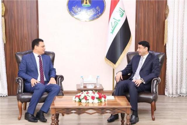 لقاء السفير المصري بالامين العام لمجلس وزراء العراق