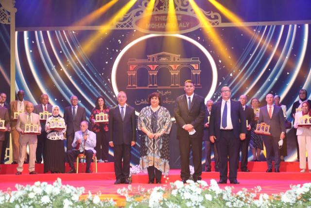 وزيرة الثقافة تكرم 21 شخصية فى الاحتفال بمئوية مسرح سيد درويش بالاسكندرية